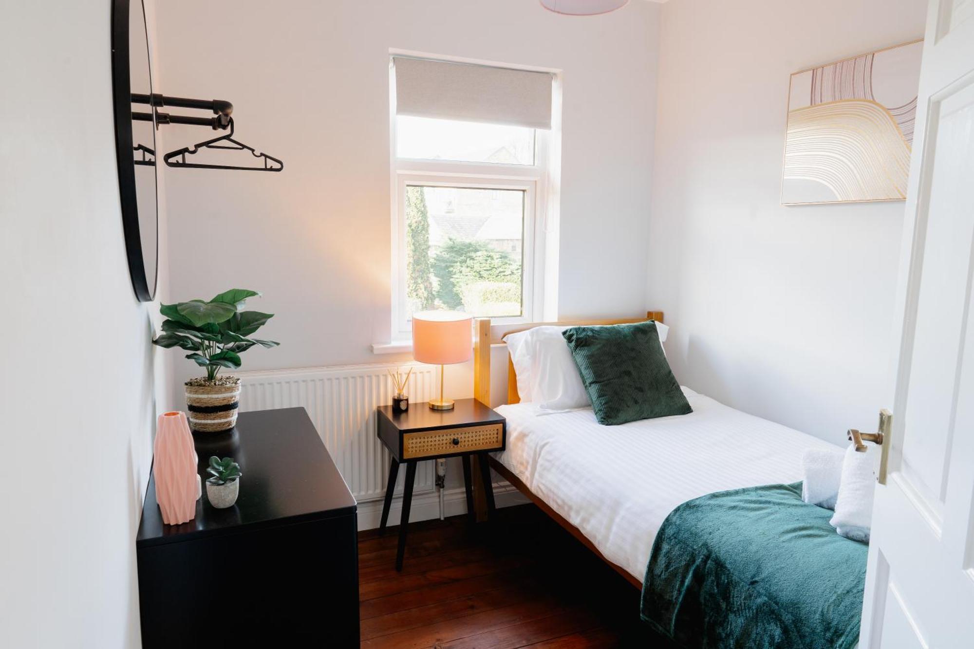 Bowling Terrace By Above Rubies - Stylish, 3 Bedroom, Pet Friendly House In Skipton Exteriör bild